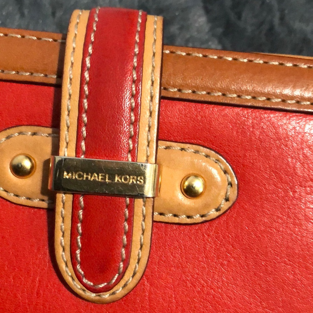 Michael Kors Wallet - Picture 3 of 8